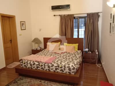 1 Kanal owner BuildLuxuery out House Prime Hot For Sale dha phase 3 Near Y Block