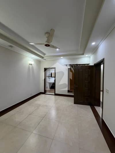 5 Marla corner owner built Double unit House 10 Kv Soler green meter 5 Marla corner owner built Double unit House 10 Kv Soler green meter