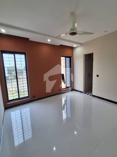 10 Marla Brand New Upper Portion for Rent in Bagh-e-Iram | First Entry