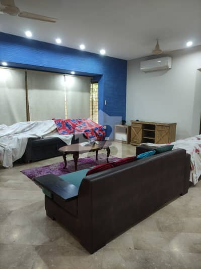 KANAL FULL HOUSE NEAR TO MARKET FOR RENT