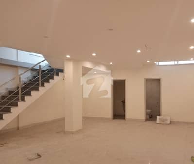 04 MARLA COMMERCIAL BASEMENT AVAILABLE OFFICE FOR RENT