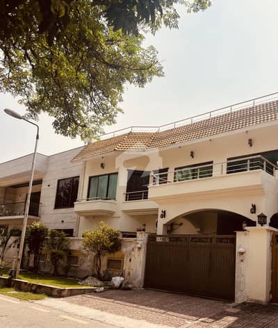 I-8/3.40x80 Fully Renovated Upper Portion Available For Rent Ideal Location More Options Available