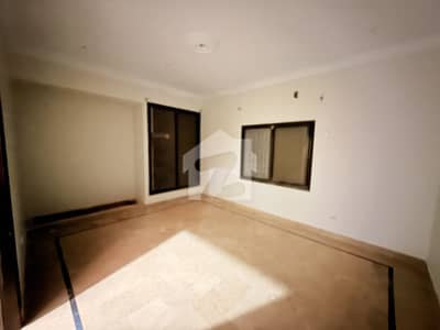 240 SQUARE YARDS 1ST FLOOR 3 BED DRAWING DINNING PORTION FOR RENT IN JAUHAR BLOCK 15