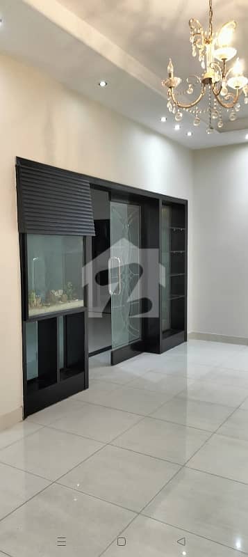 SLIGHTLY USED 10 MARLA VERY LUXURIOUS BUNGALOW AVAILABLE FOR RENT