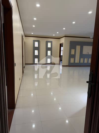 OWNER BUILD 3 UNITS JUST LIKE NEW BUNGALOW PHASE 6