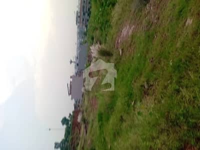 Beautiful Location Plot For Sale in F-14
