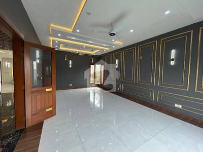 OUTCLASS OWNER BUILD PROPER 2 UNIT WITH 2 GATES CORNER BUNGALOW PHASE 8 DHA