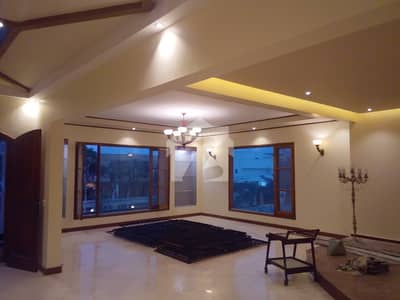 1000 Yard Bungalow'S Portion For Rent Parim Location Phase 7
