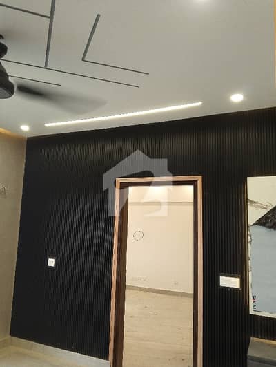 BRAND NEW LUXURY APARTMENT