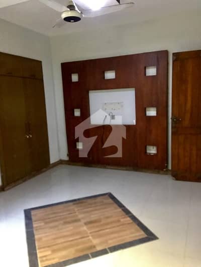 پی ای سی ایچ ایس بلاک 2 پی ای سی ایچ ایس,جمشید ٹاؤن,کراچی میں 6 کمروں کا 1 کنال زیریں پورشن 5.0 لاکھ میں کرایہ پر دستیاب ہے۔ پی ای سی ایچ ایس بلاک 2 پی ای سی ایچ ایس,جمشید ٹاؤن,کراچی میں 6 کمروں کا 1 کنال زیریں پورشن 5.0 لاکھ میں کرایہ پر دستیاب ہے۔