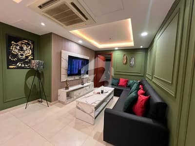 1 BED FLAT Available For PER DAY 6500 In Prime Location of Bahria Town Lahore