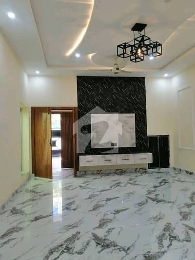 8 Marla Brand New Upper Portion/3 Bedrooms With. 3 Bathrooms Dining Room Kitchen All Facilities Available Electricity Water Gas Available