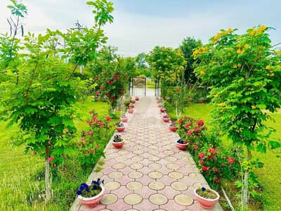 Prime Location, Heighted 5marla Possession Plot In Zone 4C1 Close To All Amenities For Sale At Reasonable Price.