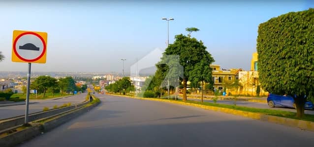 ڈی ایچ اے فیز 2 - سیکٹر جی ڈی ایچ اے ڈیفینس فیز 2,ڈی ایچ اے ڈیفینس,اسلام آباد میں 1 کنال رہائشی پلاٹ 4.45 کروڑ میں برائے فروخت۔ ڈی ایچ اے فیز 2 - سیکٹر جی ڈی ایچ اے ڈیفینس فیز 2,ڈی ایچ اے ڈیفینس,اسلام آباد میں 1 کنال رہائشی پلاٹ 4.45 کروڑ میں برائے فروخت۔