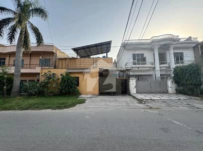 Prime Location House For Sale In Beautiful Allama Iqbal Town - Pak Block