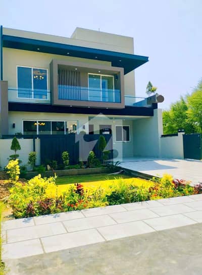 10 Marla beautifull Tile flooring House Near to Markaz & Near to Family Park