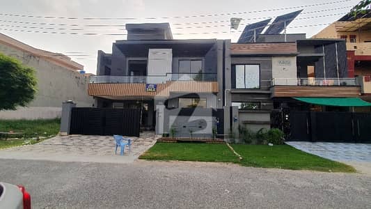 واپڈا ٹاؤن فیز 1 واپڈا ٹاؤن,لاہور میں 5 کمروں کا 10 مرلہ مکان 4.9 کروڑ میں برائے فروخت۔ واپڈا ٹاؤن فیز 1 واپڈا ٹاؤن,لاہور میں 5 کمروں کا 10 مرلہ مکان 4.9 کروڑ میں برائے فروخت۔