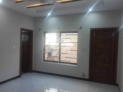 Prime Location 4 Marla Lower Portion For Rent In Gulraiz Housing Scheme