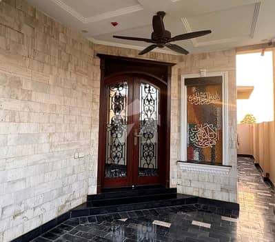 Fully Furnished 5 Marla House Available In DHA Phase 8 - Block Z6 For sale