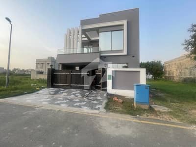 بحریہ آرچرڈ لاہور میں 5 کمروں کا 8 مرلہ مکان 3.2 کروڑ میں برائے فروخت۔