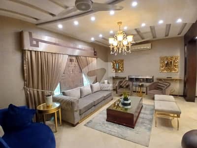 2Kanal Ultra Modern Beautiful Benglow Available For Sale phase 3 Near Park