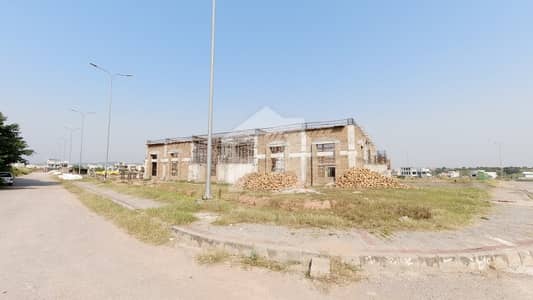 Residential Plot Sized 1 Kanal Is Available For Sale In Park Enclave 3