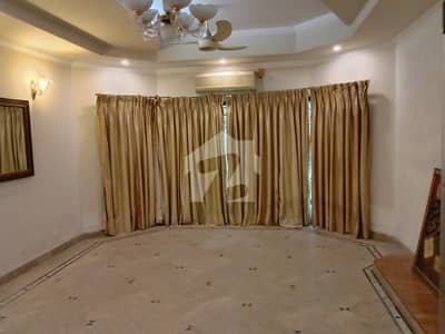ڈی ایچ اے فیز 4 ڈی ایچ اے ڈیفینس,لاہور میں 5 کمروں کا 1 کنال مکان 6.5 کروڑ میں برائے فروخت۔ ڈی ایچ اے فیز 4 ڈی ایچ اے ڈیفینس,لاہور میں 5 کمروں کا 1 کنال مکان 6.5 کروڑ میں برائے فروخت۔