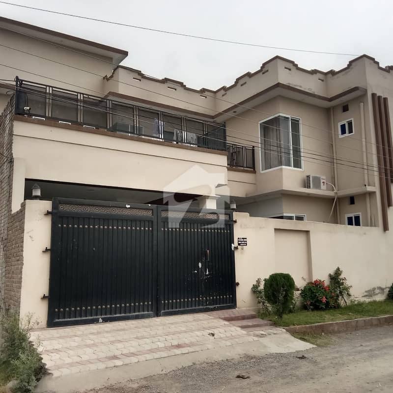 10 Marla House Available For Sale 10 Marla House Available For Sale