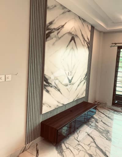 X-Shape Beautiful 4 Bed 12 Marla spacious apartment for Sale in Askari 10 Sec-S!