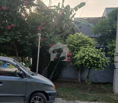 عسکری 11 عسکری,لاہور میں 4 کمروں کا 16 مرلہ مکان 8.1 کروڑ میں برائے فروخت۔ عسکری 11 عسکری,لاہور میں 4 کمروں کا 16 مرلہ مکان 8.1 کروڑ میں برائے فروخت۔
