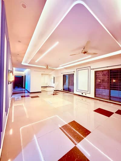 Block # 8 6th Floor Flat