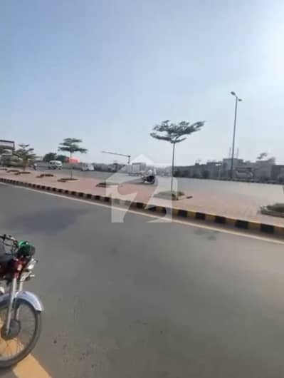 شاہدرہ لاہور میں 15 مرلہ Studio عمارت 15.0 کروڑ میں برائے فروخت۔