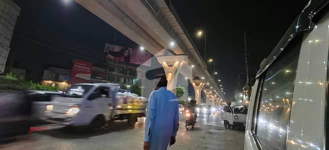 راجا بازار راولپنڈی میں 9 کمروں کا 6 مرلہ عمارت 38.0 کروڑ میں برائے فروخت۔ راجا بازار راولپنڈی میں 9 کمروں کا 6 مرلہ عمارت 38.0 کروڑ میں برائے فروخت۔