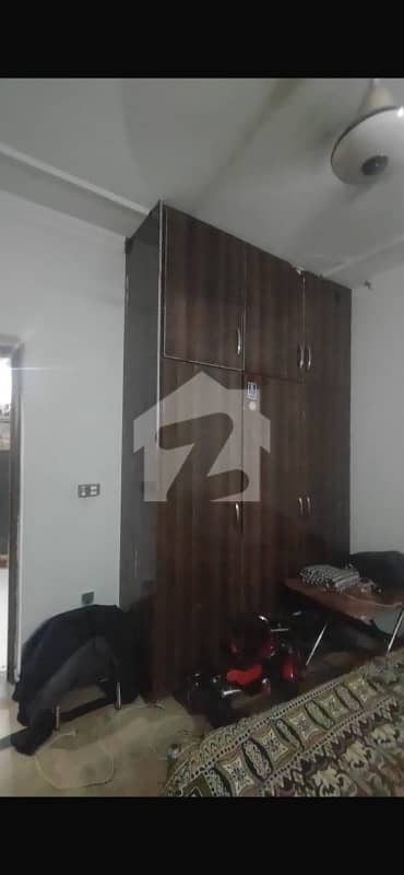 60 Feet Road 5 Marla Used House Available For Sale