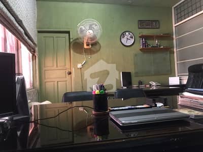 Gulshan-e-Iqbal - Block 14 Office For sale Sized 1115 Square Feet