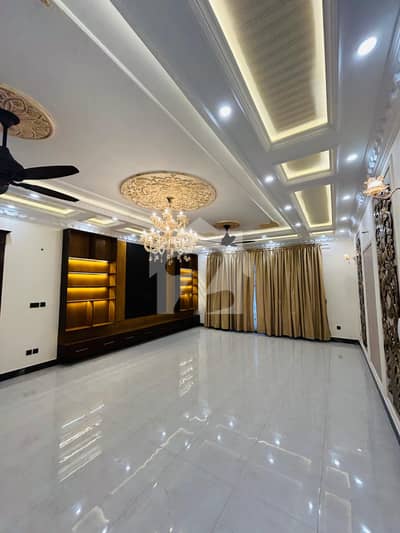 22 MARLA BRAND NEW ULTRA MODERN DESIGN HOUSE FOR SALE IN VALNCIA TOWN