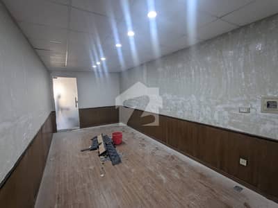 900 Sq. ft. Ready to Move Office in Gulberg Greens