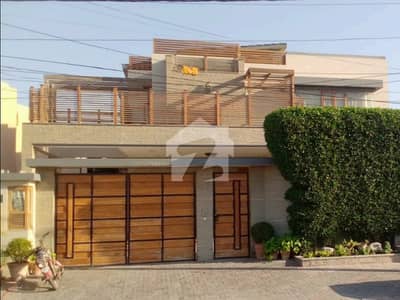 BEAUTIFUL 1,000 SQ. YARDS BUNGALOW MAIN KHAYABAN-E-ITTEHAD PHASE 6