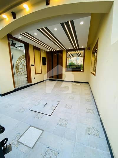 5 Marla Double Road House for Sale Top-Class Location