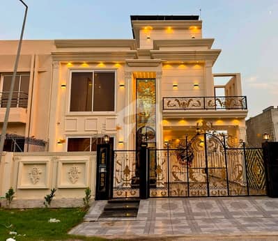 سٹی ہاؤسنگ سوسائٹی گوجرانوالہ میں 5 کمروں کا 10 مرلہ مکان 4.25 کروڑ میں برائے فروخت۔
