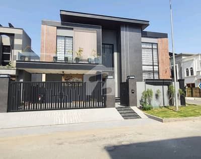 سٹی ہاؤسنگ سوسائٹی گوجرانوالہ میں 6 کمروں کا 14 مرلہ مکان 6.7 کروڑ میں برائے فروخت۔