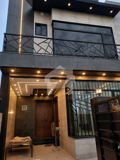 پیراگون سٹی ۔ آرچرڈ بلاک پیراگون سٹی,لاہور میں 5 مرلہ Studio مکان 2.6 کروڑ میں برائے فروخت۔