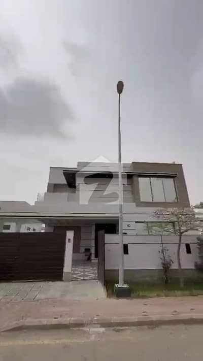 Modern Design 500 Square Yards 6 & 6 Bedrooms Villas Available For Sale in Precinct 17 Bahria Town Karachi