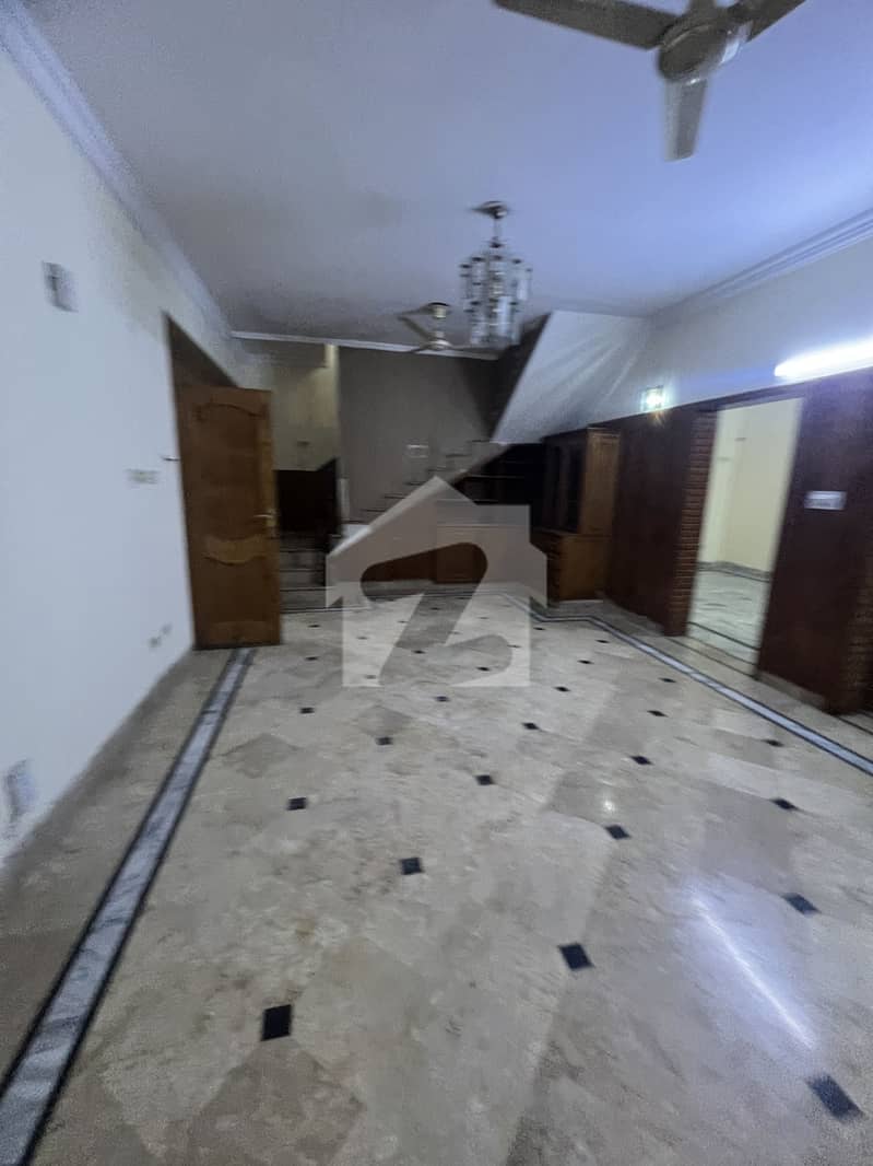 ایف ۔ 11/2 ایف ۔ 11,اسلام آباد میں 6 کمروں کا 16 مرلہ مکان 6.0 لاکھ میں کرایہ پر دستیاب ہے۔ ایف ۔ 11/2 ایف ۔ 11,اسلام آباد میں 6 کمروں کا 16 مرلہ مکان 6.0 لاکھ میں کرایہ پر دستیاب ہے۔
