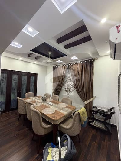 1-Kanal Double Unit Fully Renovated Owner Build Bungalow In Dha ,Near To Commercial Market ,100% Original Pictures