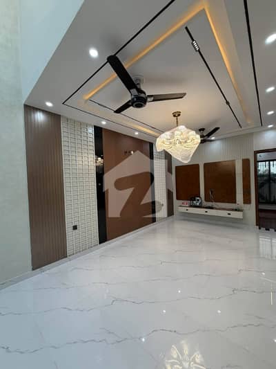 5 Marla Modern Design Beautiful House Available For Rent In Dha 9 Town Lahore