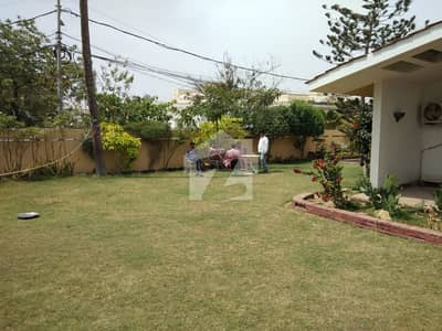 1000 YARDS Compact House 90 By 100 West Open DHA PHASE 4 masjid Park Embassies