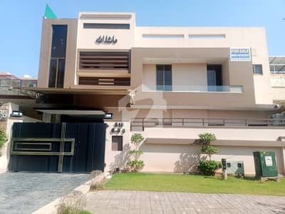 *G,11/1- 6 MARLA HOUSE FOR SALE 4 BED ATTACHED BATH 2 KITCHEN 2 DD SERVANT BEST LOCATION NAYER TO PARK MASQUE MARKET IMTIAZ 03335241734*