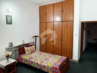 9.5 Marla double story house for sale