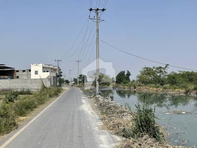 مُصطفی آباد للیانی لاہور میں 7 کنال صنعتی زمین 2.8 کروڑ میں برائے فروخت۔